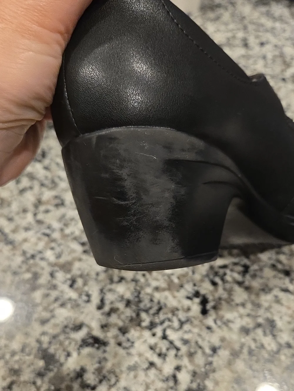 CLARKS EMILY CLOVER MARY JANE BLOCK  HEEL PUMPS. SIZE 8 .5. BLACK.